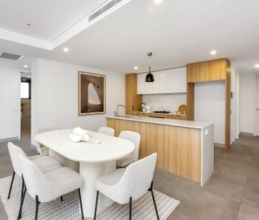 As new luxury apartment in Point Frederick - Photo 3