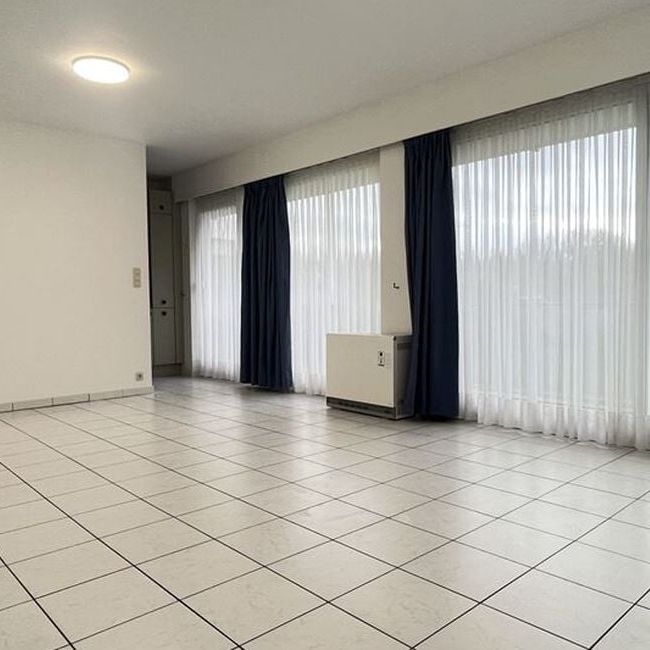 Appartement te huur in Tournai voor € 875 met 2 slaapkamers - Photo 1