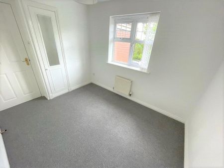 4 bedroom detached house to rent - Photo 3