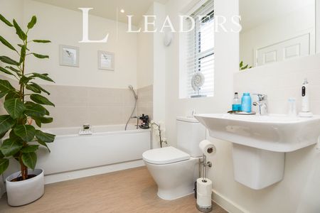 4 bedroom house to rent Foster Close, Mickleover, DE3 - Photo 3