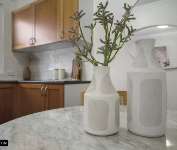 MGM MARTIN - ART DECO ONE BEDROOM APARTMENT - Photo 2