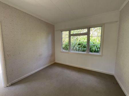 ELEVATED THREE BEDROOMS IN A PRIME LOCATION - Photo 5