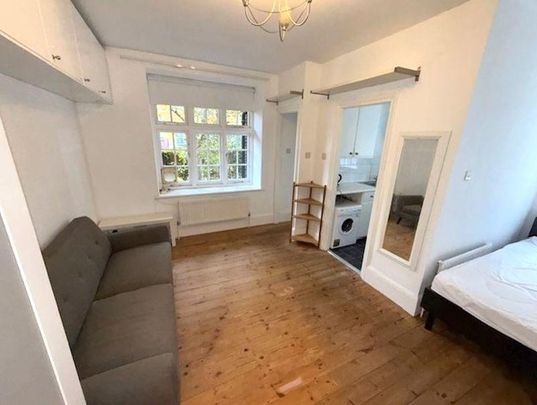 Studio to rent - Photo 1