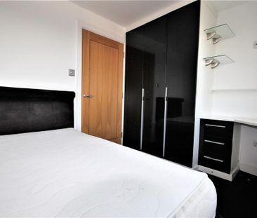 3 bedroom apartment to rent - Photo 3