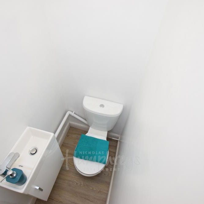 1 bedroom in a house share to rent - Photo 1