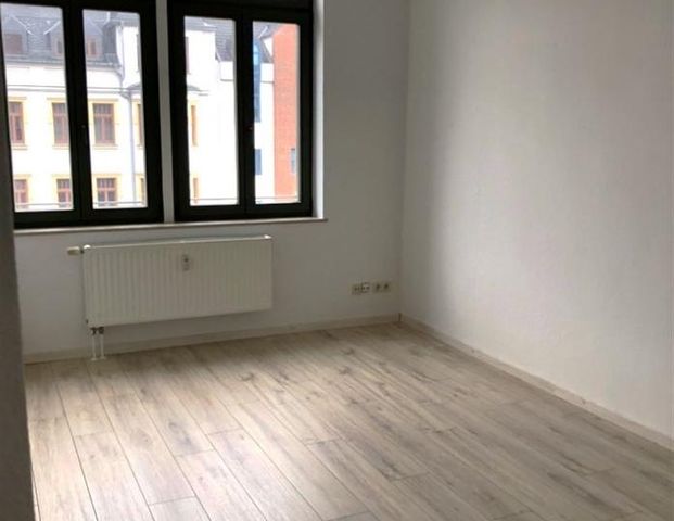 Kaßberg ~ 3 Raum Wohnung ~ Tageslichtbad ~ Balkon - Foto 1