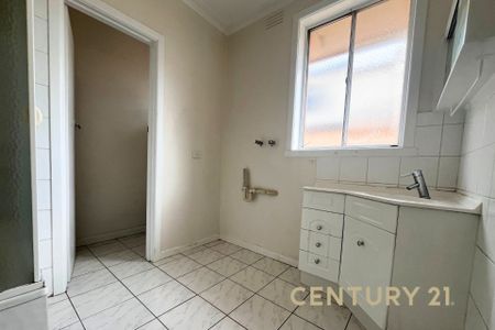 Neat Unit in Top Location - Photo 4