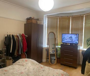 1 bedroom in a house share to rent - Photo 4