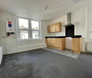 2 bedroom maisonette to rent - Photo 4