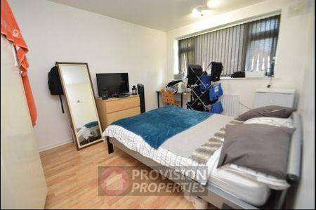 3 Bedroom Student Houses Rentals - Photo 2