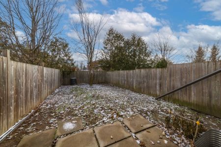 For Lease - 38 Kenwell Crescent Unit# 27, Barrie, Ontario - Photo 2