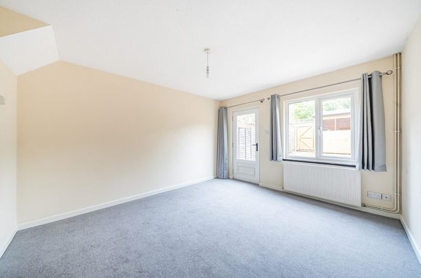 2 Bedroom House - Sussex Street, Winchester - Photo 1