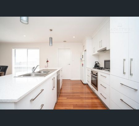 1/10 Watson Boulevard, Lloyd, NSW 2650 - Photo 2