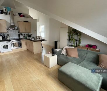 1 bedroom penthouse to rent - Photo 1