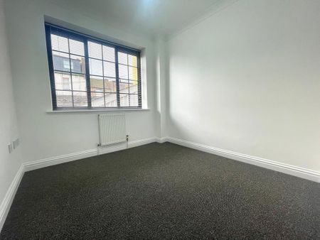 2 bedroom maisonette to rent - Photo 2