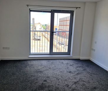 Flat to rent on - Photo 3