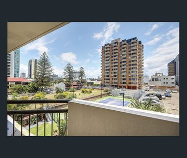 Fantastic Location in the heart of Surfers Paradise - Photo 1
