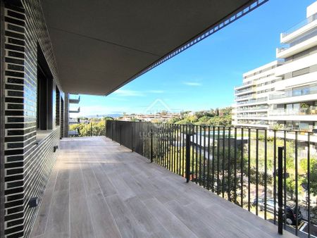 3 bedroom luxury Flat for rent in Esplugues de Llobregat, Catalonia - Photo 2