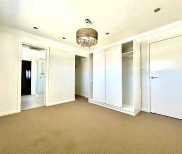 Spacious & Modern 5 Bedroom Family Home - Photo 6