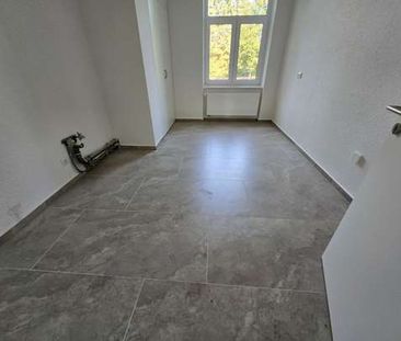 Moderne Ausstattung / hochwertige Bodenbeläge / Balkon u.v.m.... - Photo 1