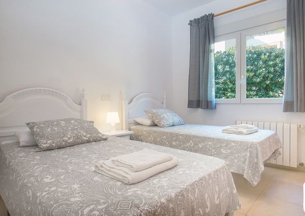 VILLA FOR RENT ALL YEAR ROUND WITH PRIVATE POOL IN MORAIRA