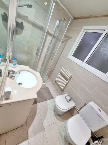 Travessera de les Corts, Barcelona, Catalonia 08014 - Foto 5