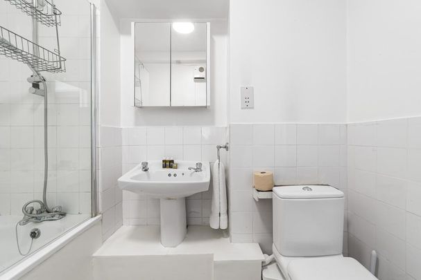 1 bedroom flat to rent - Photo 1