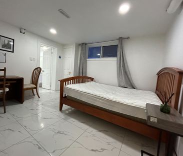 For Lease - 80 Mosedale Cres Crescent Unit# Master Bedroom, Toronto... - Photo 2