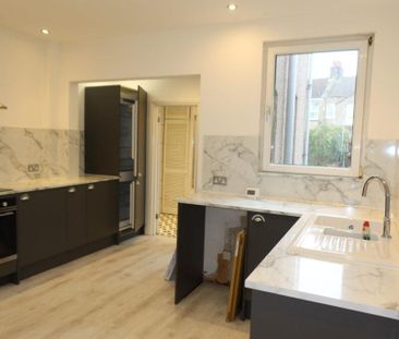 3 bedroom terraced house to rent - Photo 6