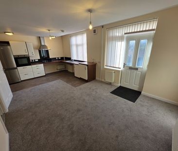 2 Bed Flat, Fairleigh, S2 - Photo 1