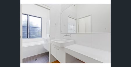 Beach house close to nature and in the ever growing Sea Spray - Photo 4