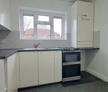 Lonsdale Avenue, Doncaster - Photo 2