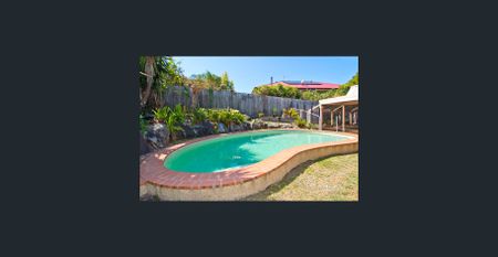 Family Home in Oxenford - Photo 2