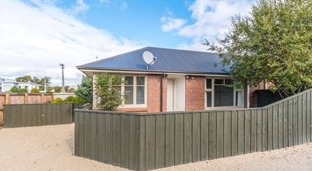 Sunny two bedroom home - Photo 5