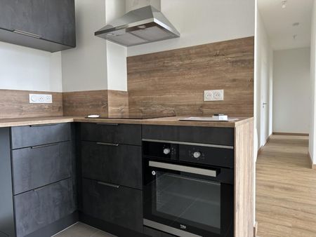 APPARTEMENT T3 A LOUER A ROANNE - PLACE DES PROMENADES - Photo 2