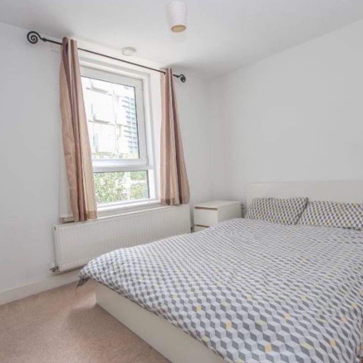 1 Bed Flat, Adriatic Apartments, E16 - Photo 1