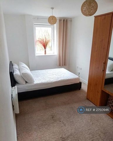 2 bedroom flat to rent - Photo 5