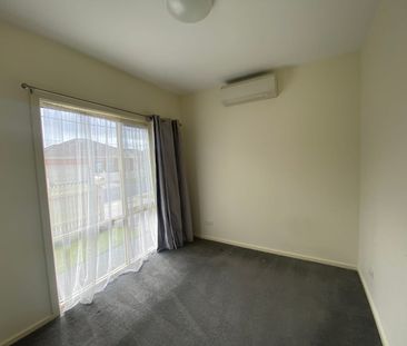 Comfort and charm in great location - Photo 6