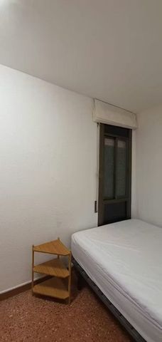 Carrer de Floridablanca, Barcelona, Catalonia 08011 - Foto 4