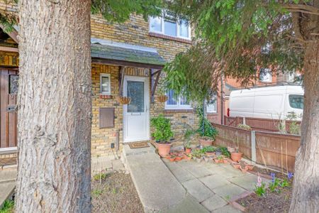 Kirkham Road, London - Photo 4