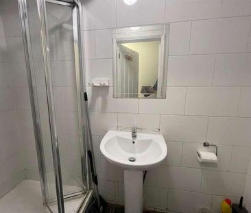 Green Drive, Southall, UB1 - Photo 4