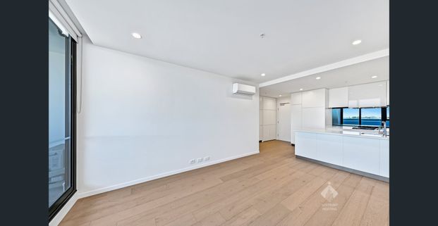 Modern Living in the Heart of Oakleigh | Two-Bedroom Apartment in Oros - Photo 1
