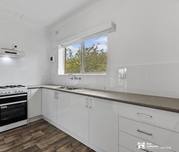 Freshly Renovated Upstairs Unit in Prime Camden Park Location - Photo 6