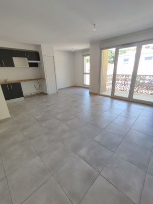 Location Appartement 3 pièces 62m² BRUGUIERES 31150 - Photo 1