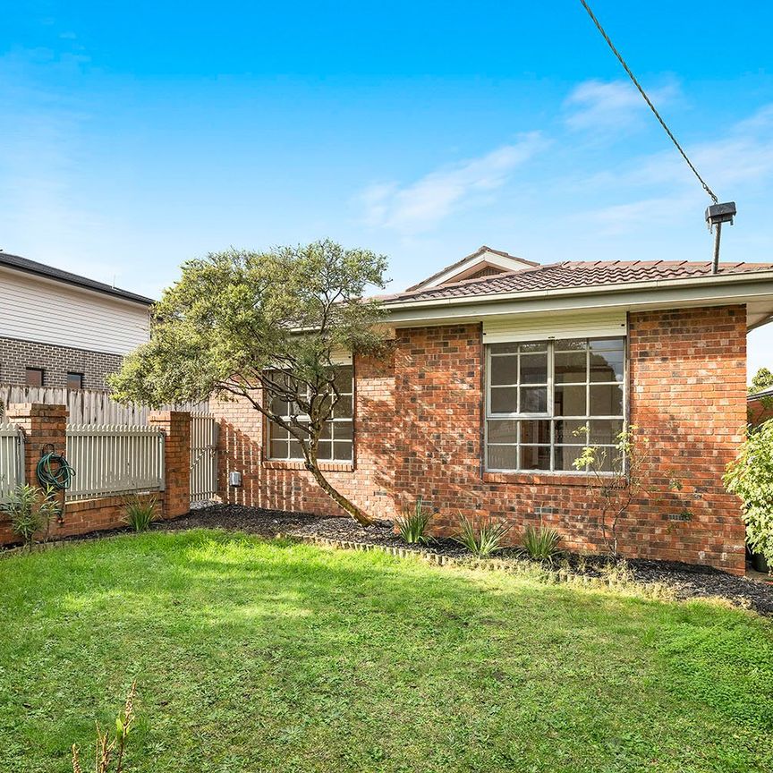 Well-Presented & Spacious 3-Bedroom Villa in the McKinnon School Zone - Photo 1
