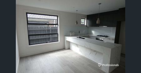 Modern Townhouse in Heart of Carnegie - Photo 5