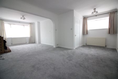 Goshawk Gardens, Hayes - Photo 2