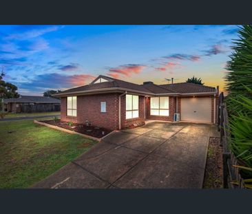 33 Rain Lover Drive, Kurunjang, Vic 3337 - Photo 2