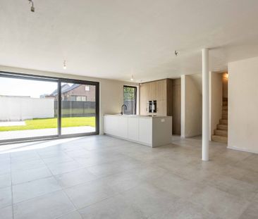 Nieuwbouwwoning met 3 slaapkamers te huur! - Foto 2