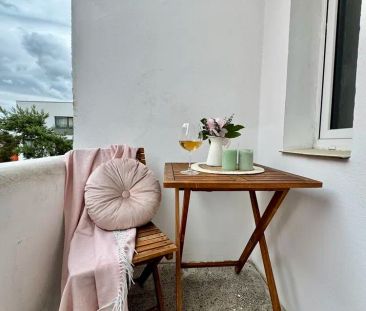 Pronájem bytu 2+1 s lodžií - Fotografie 6